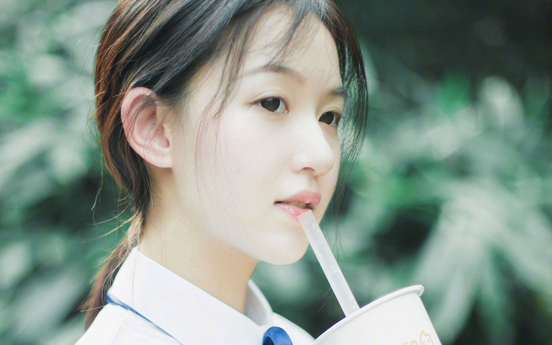 墨西哥队前锋洛佩斯在巴黎奥运会上表现出色,墨西哥女演员佩罗妮